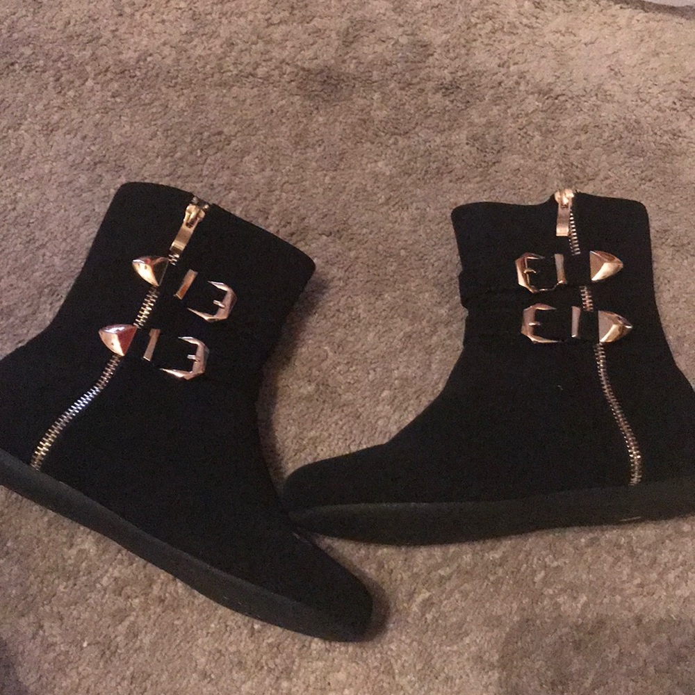 Black boots